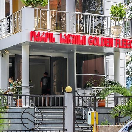 Golden Fleece Hotel Урекі Екстер'єр фото
