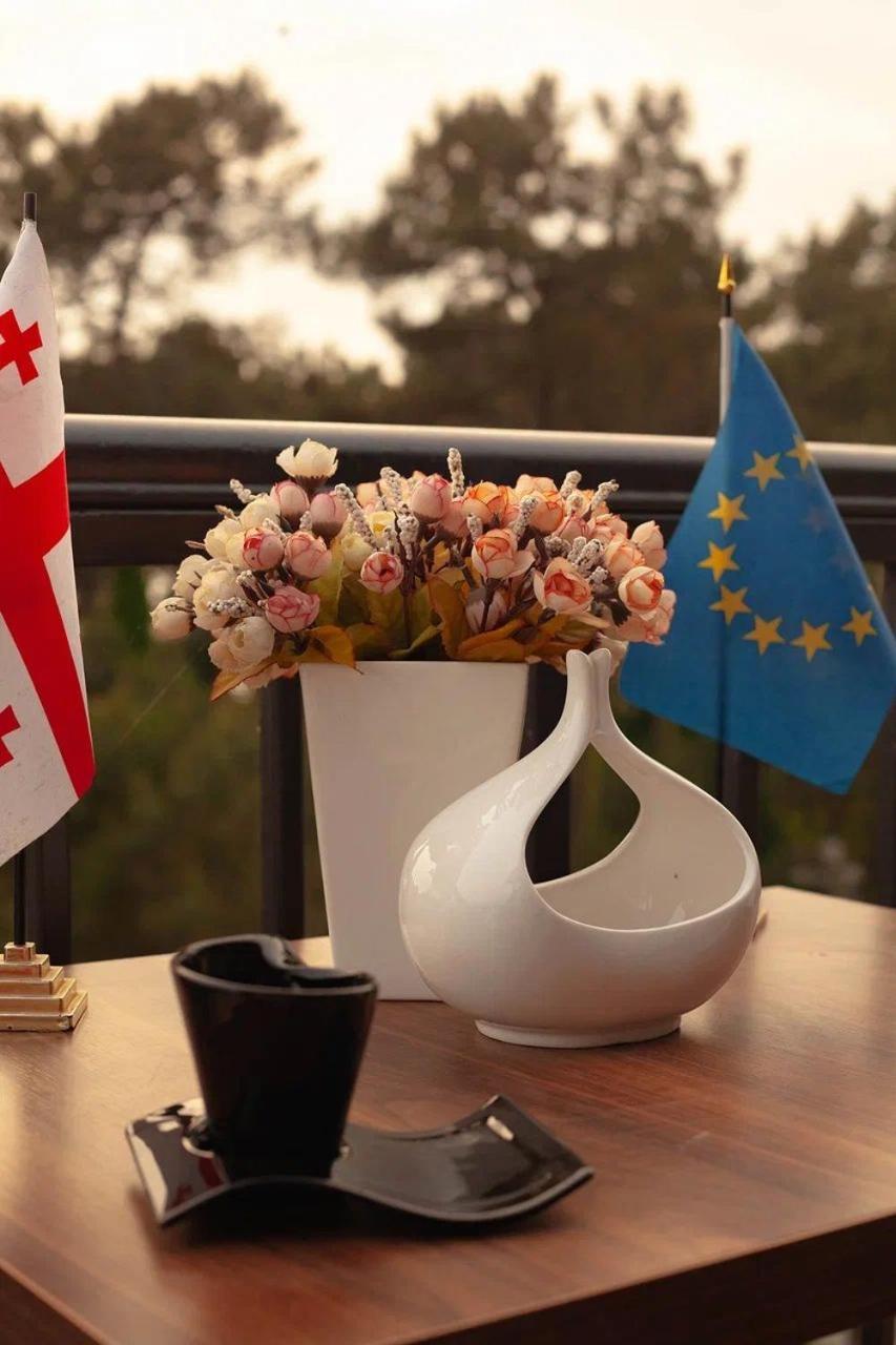 Golden Fleece Hotel Урекі Екстер'єр фото