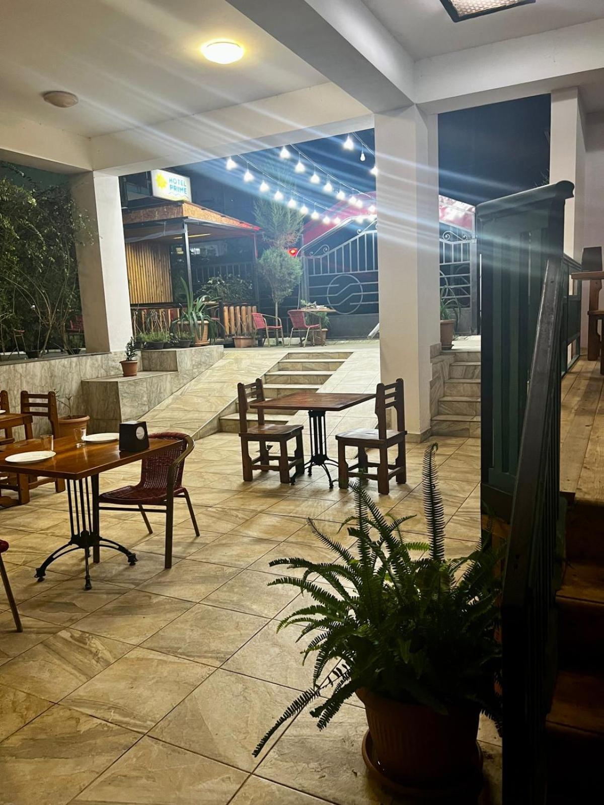 Golden Fleece Hotel Урекі Екстер'єр фото