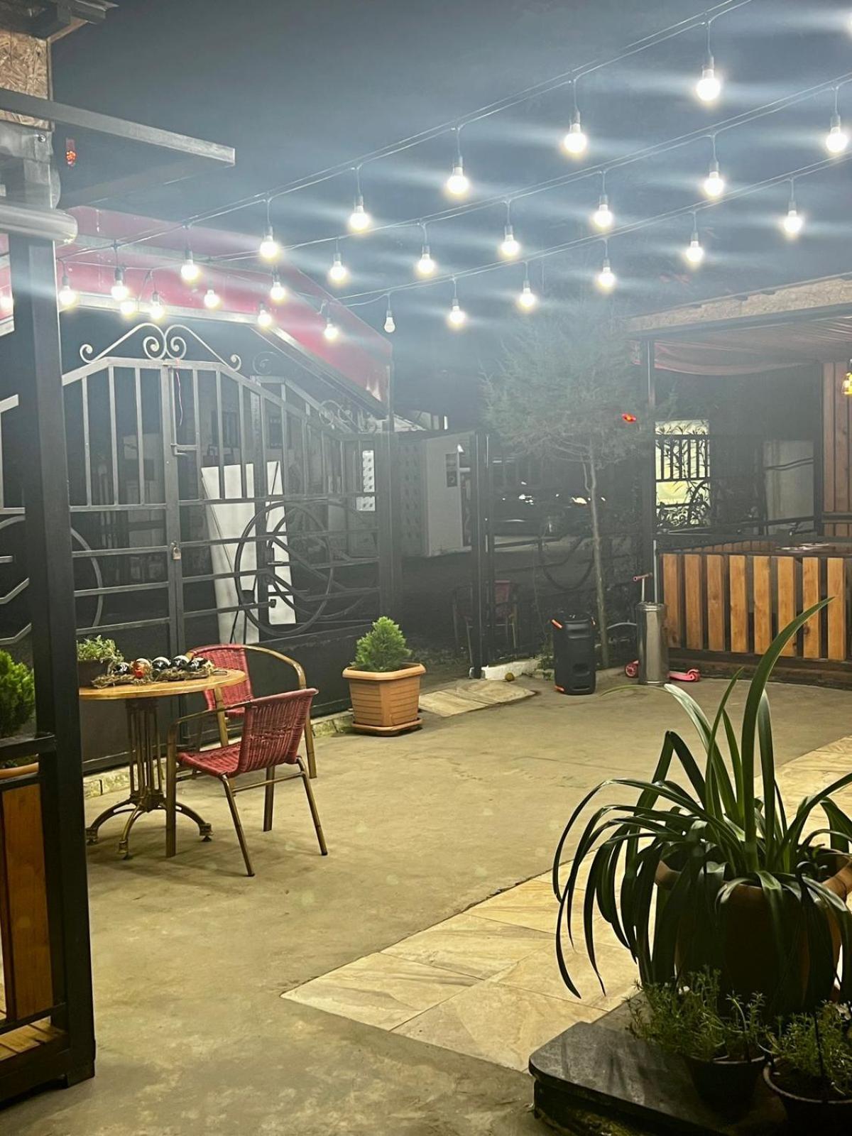 Golden Fleece Hotel Урекі Екстер'єр фото