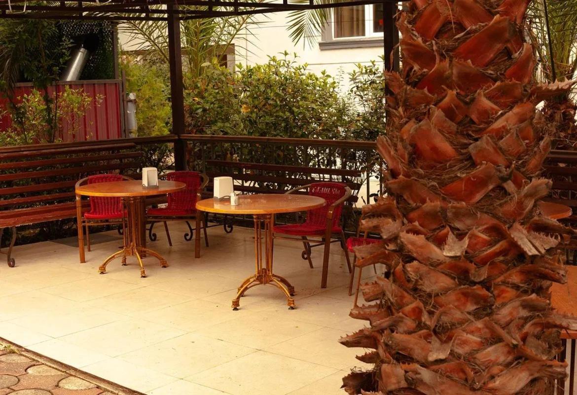 Golden Fleece Hotel Урекі Екстер'єр фото