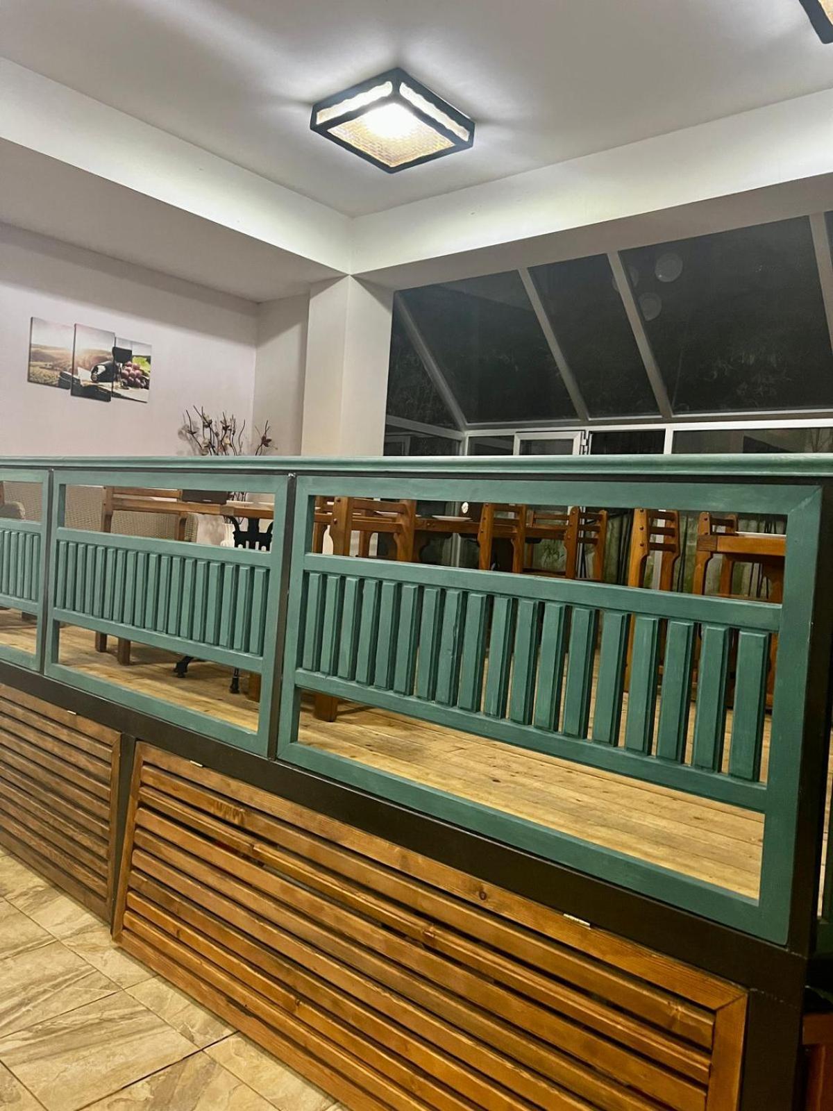 Golden Fleece Hotel Урекі Екстер'єр фото
