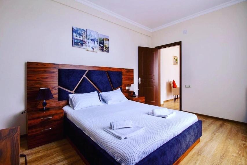 Golden Fleece Hotel Урекі Екстер'єр фото