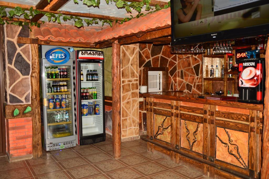 Golden Fleece Hotel Урекі Екстер'єр фото