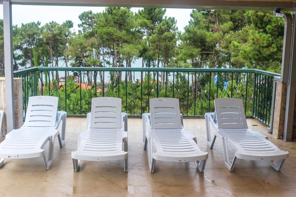 Golden Fleece Hotel Урекі Екстер'єр фото