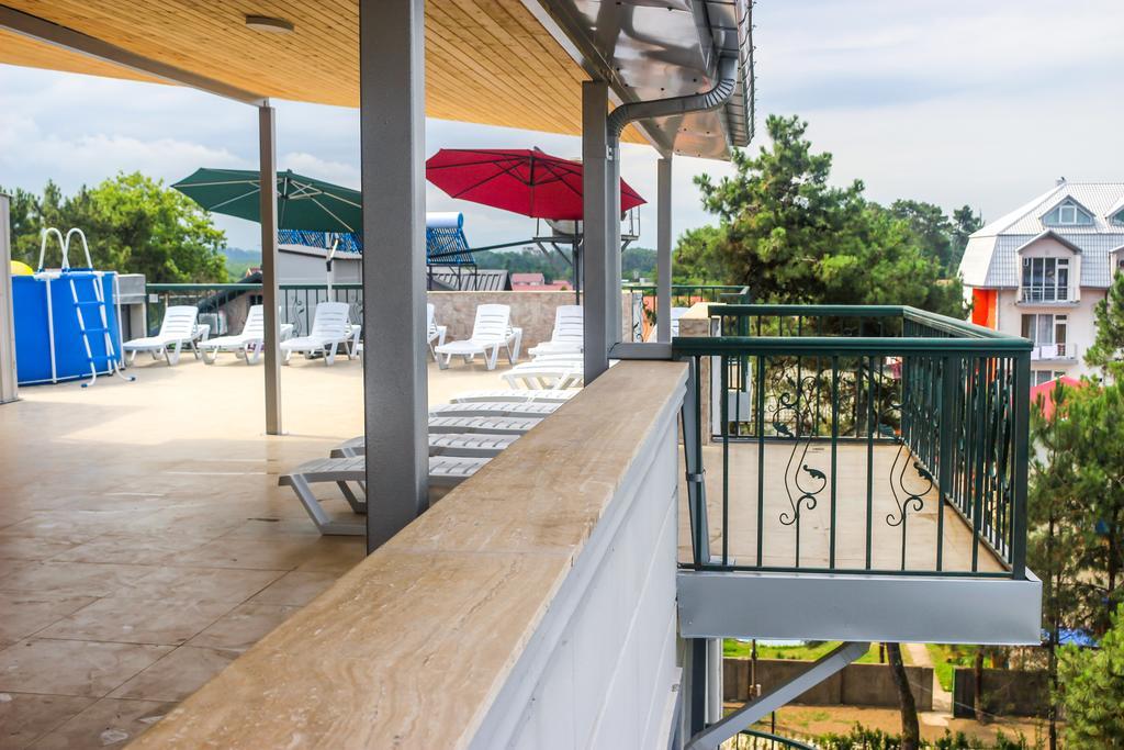 Golden Fleece Hotel Урекі Екстер'єр фото