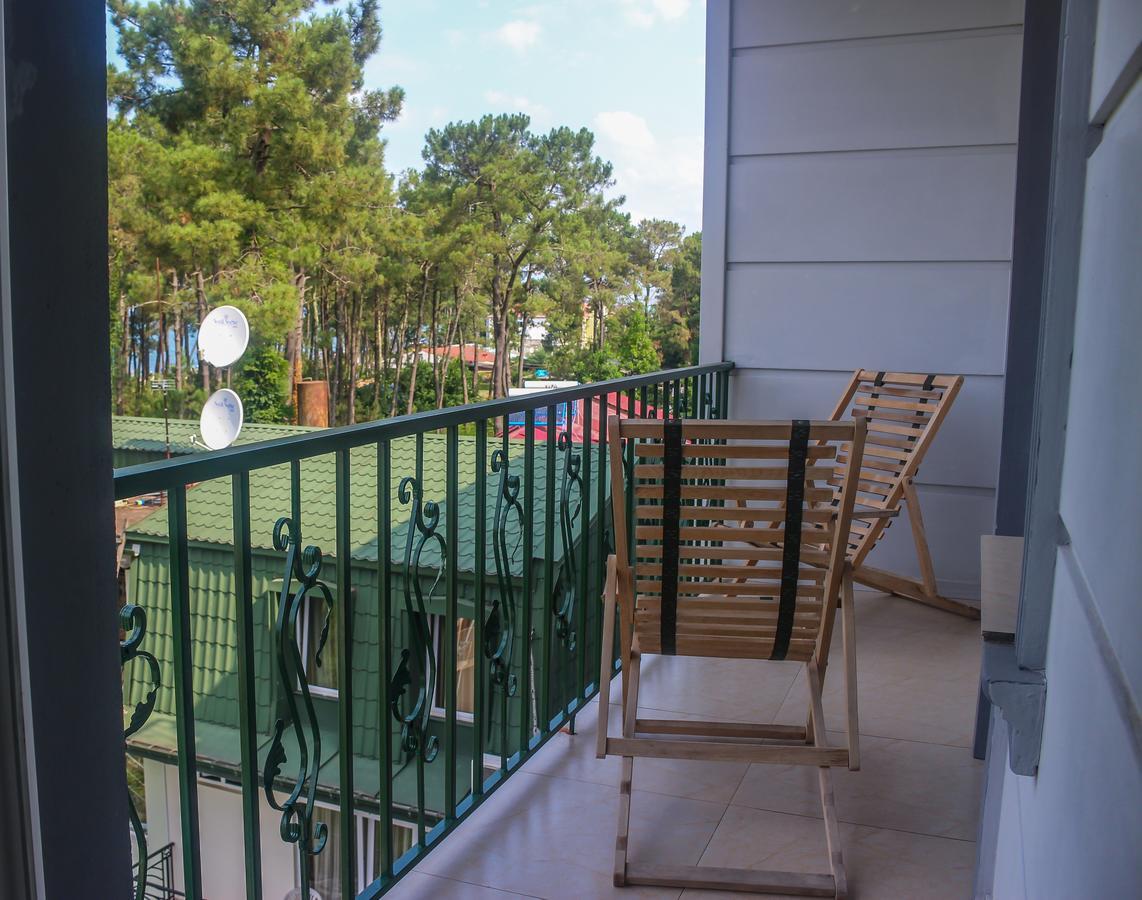 Golden Fleece Hotel Урекі Екстер'єр фото