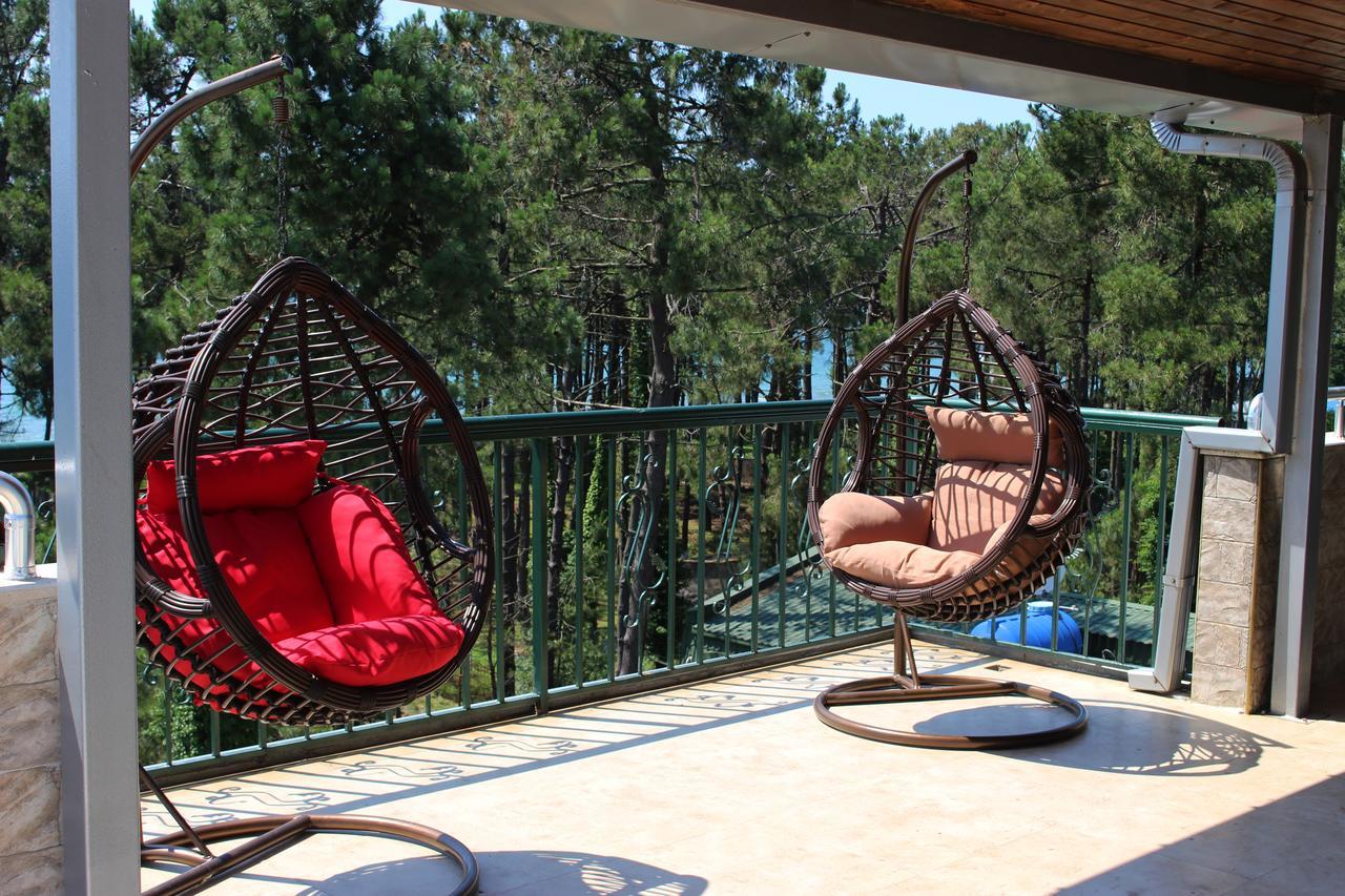 Golden Fleece Hotel Урекі Екстер'єр фото