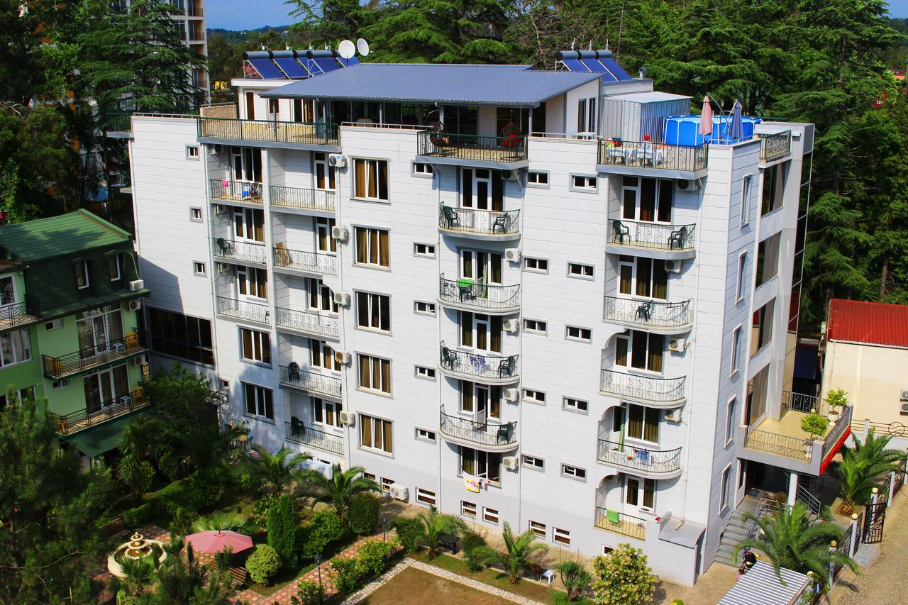 Golden Fleece Hotel Урекі Екстер'єр фото